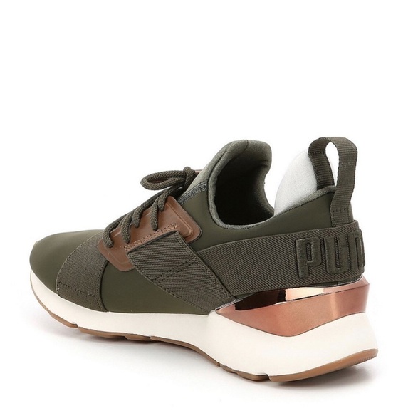 Puma Muse Metal Sneakers size 8.5 - Picture 2 of 9